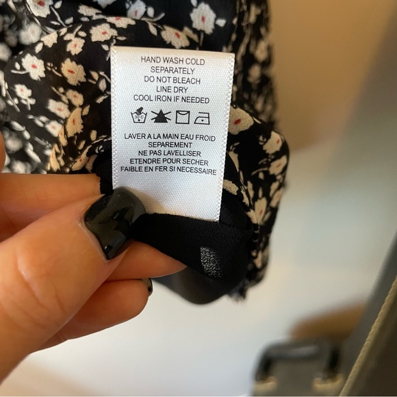 Women’s Pleione Black Pleated Chiffon Top with White Floral Pattern size M - Picture 7 of 7